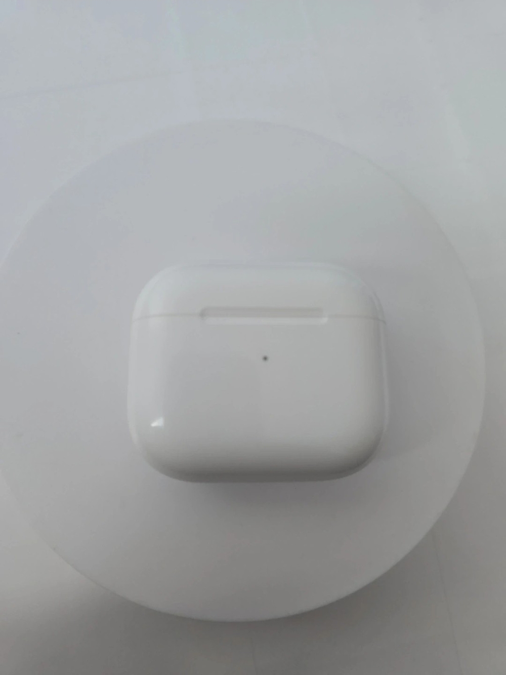 Wireless Earbuds Charging Case - White Protective Case